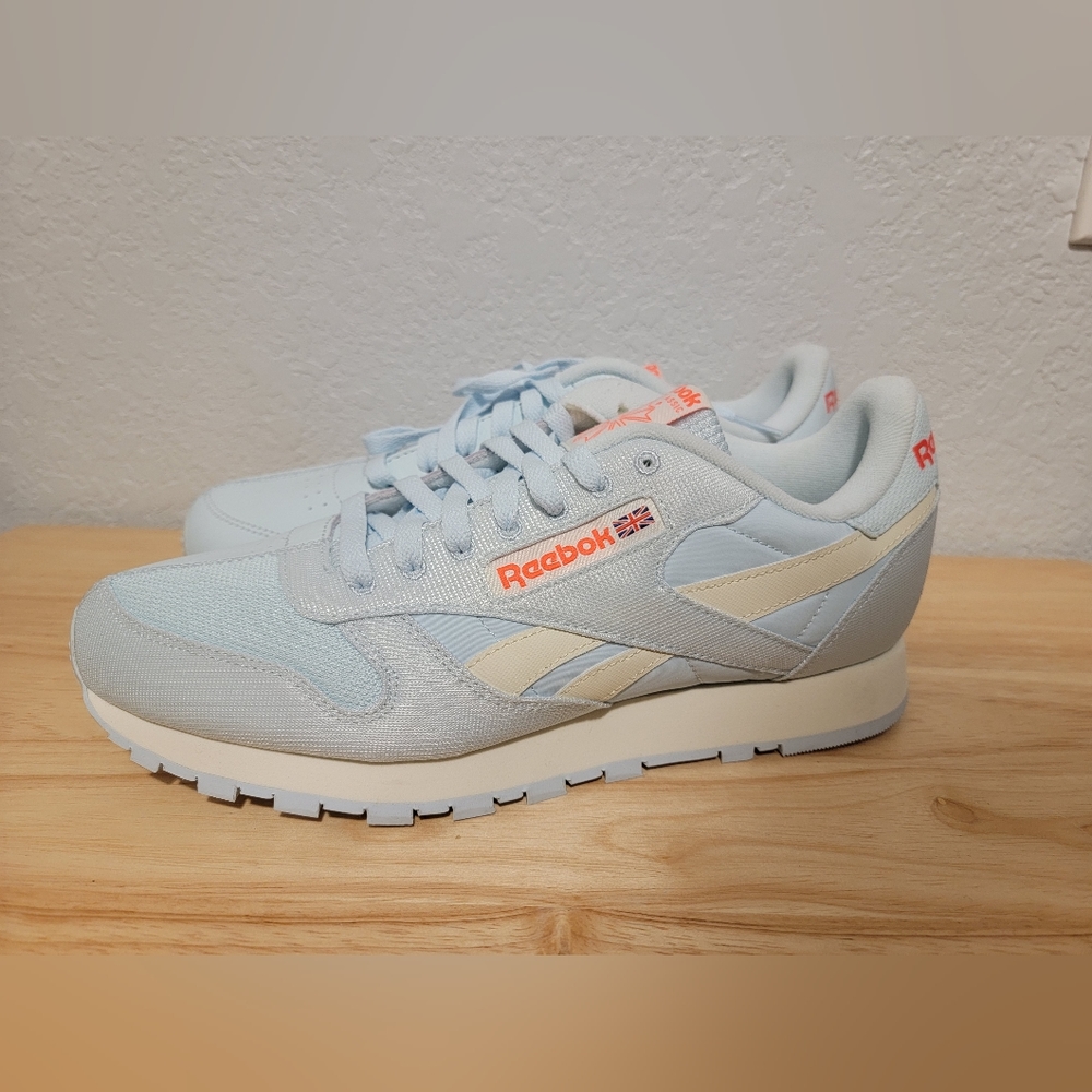 NWOT Men's Reebok Sneakers